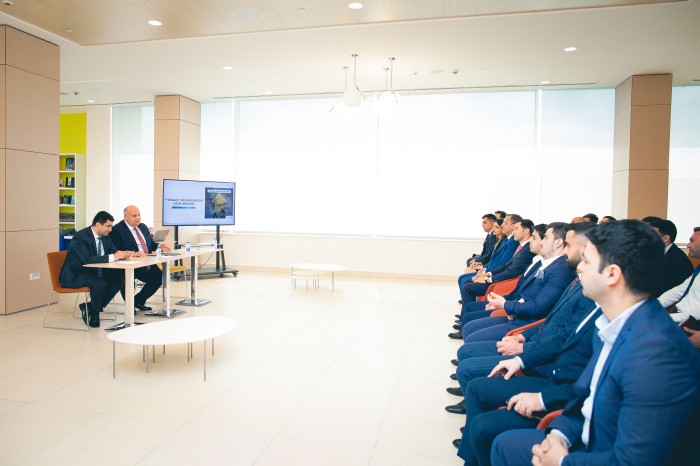 "Yüksəliş" müsabiqəsinin qalibi Kapital Bank-ın əməkdaşları ilə görüşdü - FOTOLAR